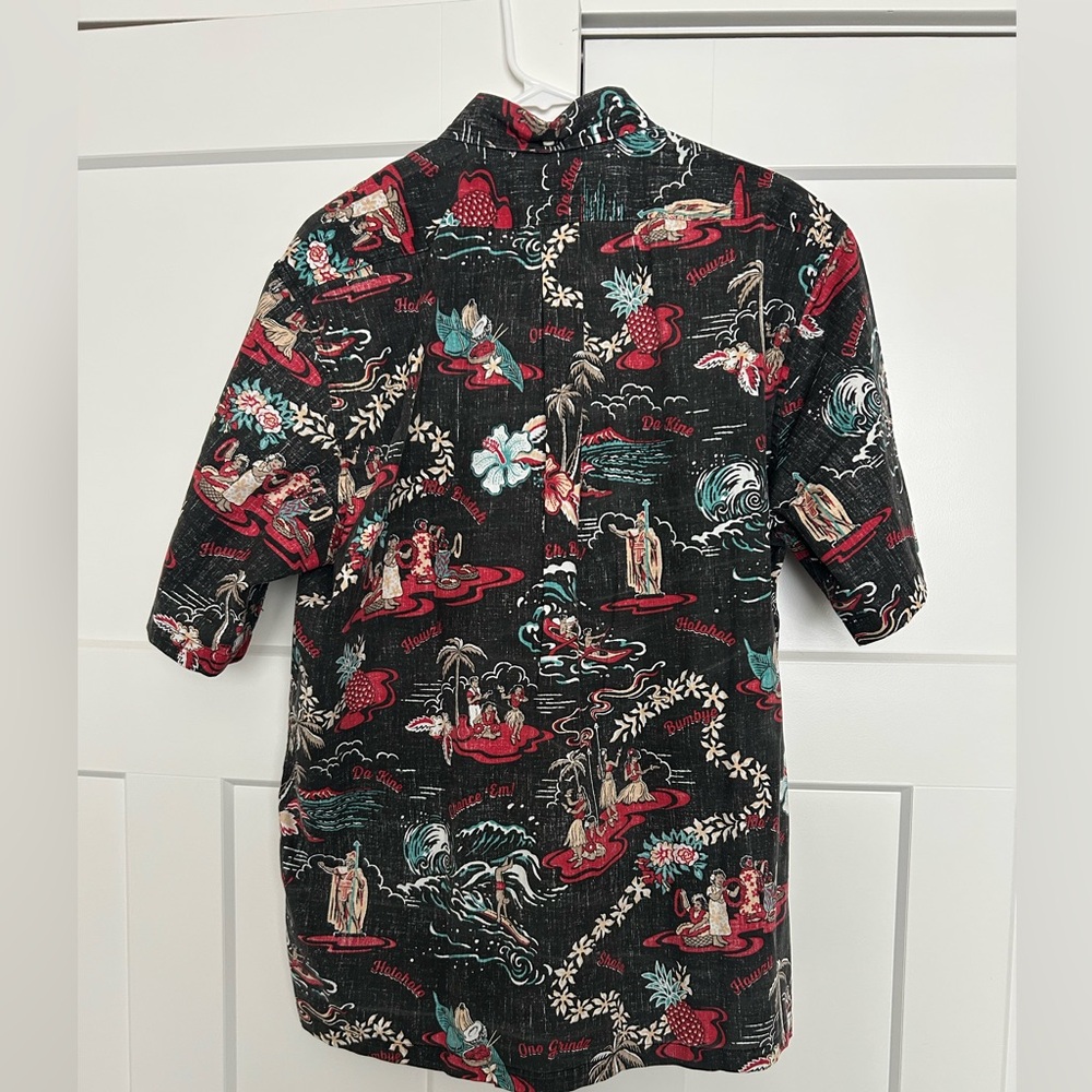 Reyn Spooner Classic Floral Shirt in Black and Red - Picture 5 of 5